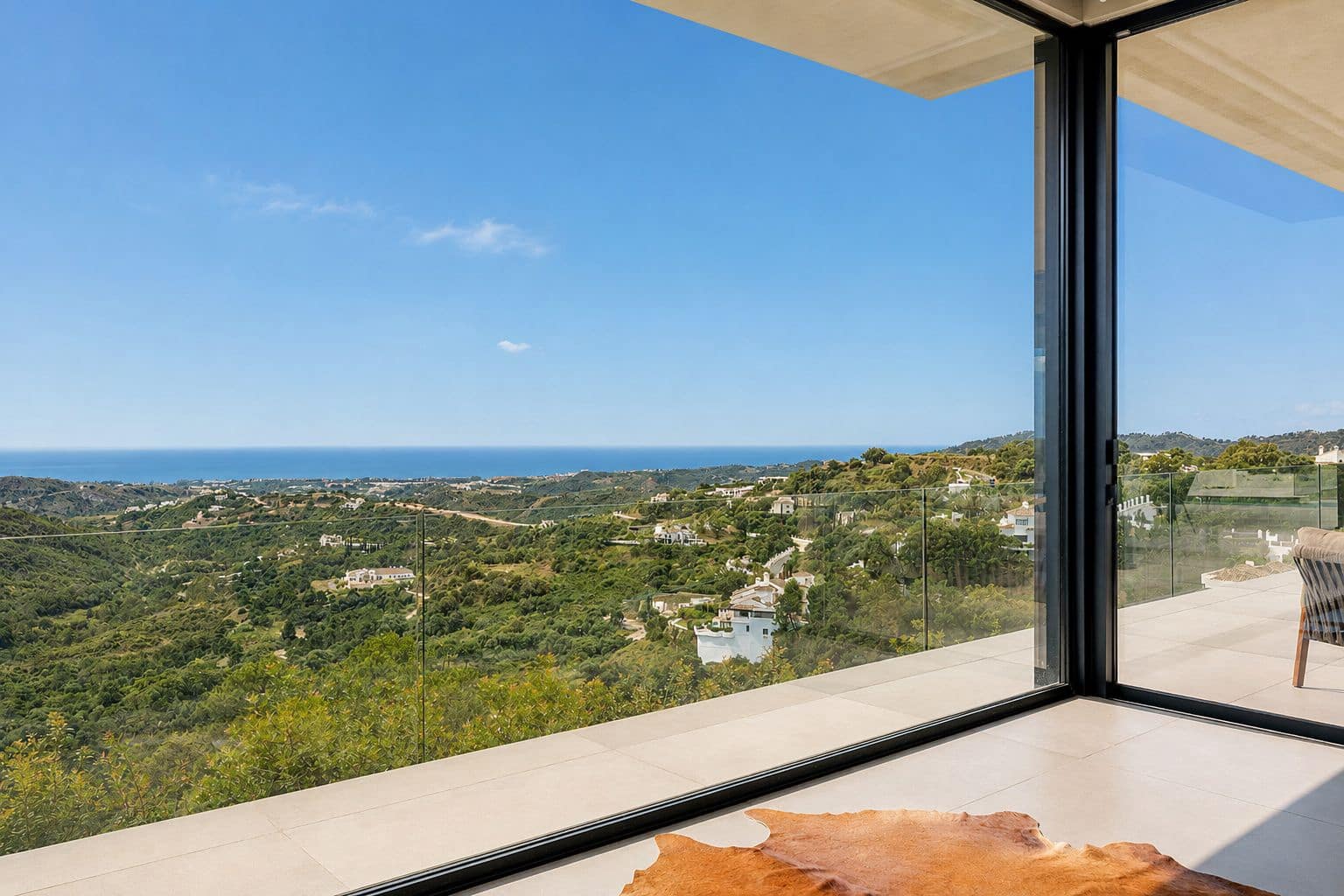 5 bedroom Villa for sale in Benahavis with pool garage - € 4,150,000 (Ref: 9849637)