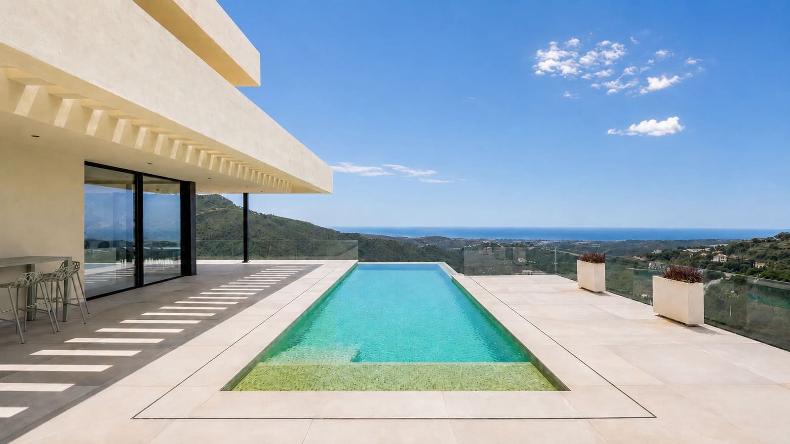 5 bedroom Villa for sale in Benahavis with pool garage - € 4,150,000 (Ref: 9849637)