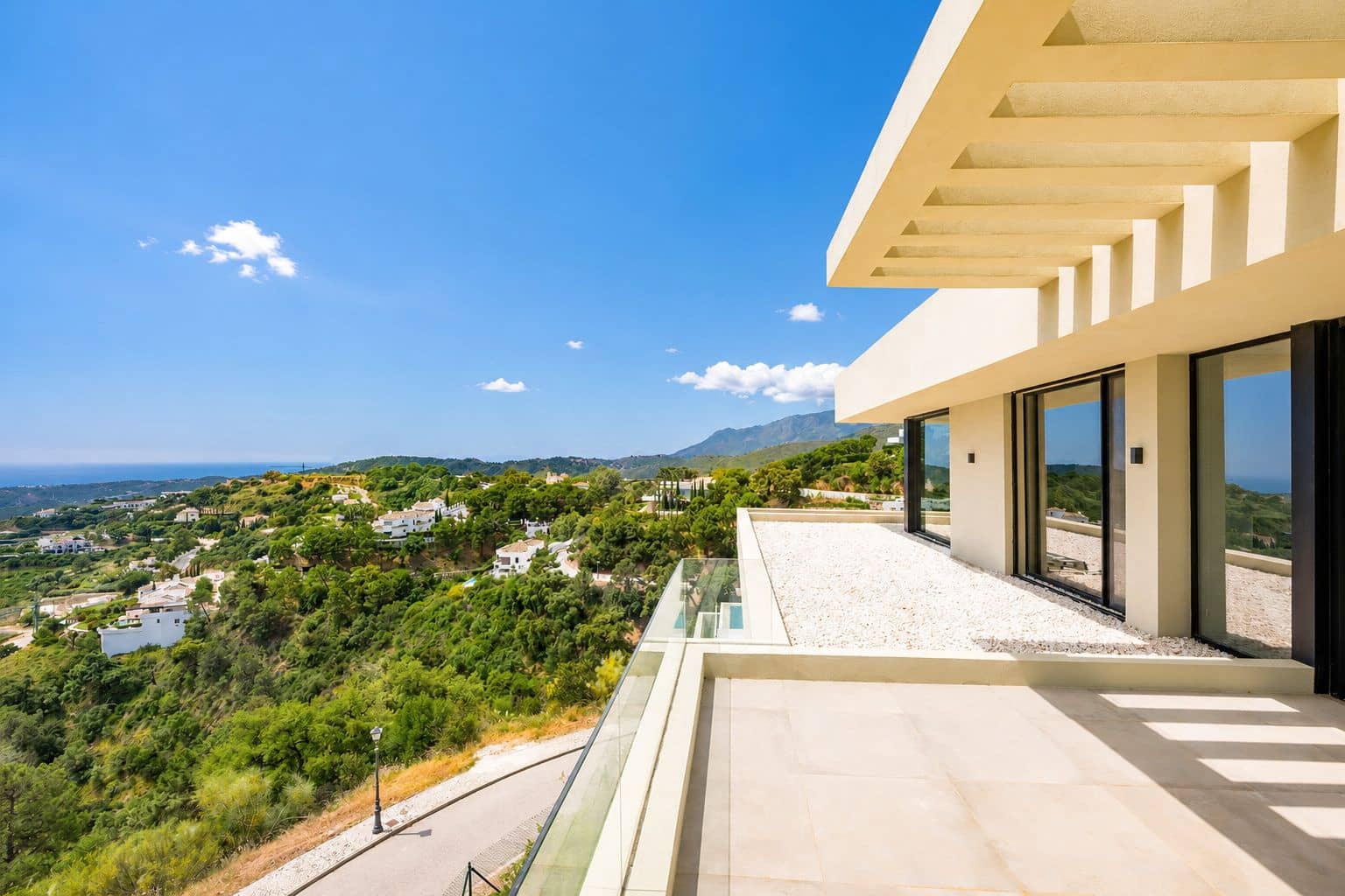 5 bedroom Villa for sale in Benahavis with pool garage - € 4,150,000 (Ref: 9849637)