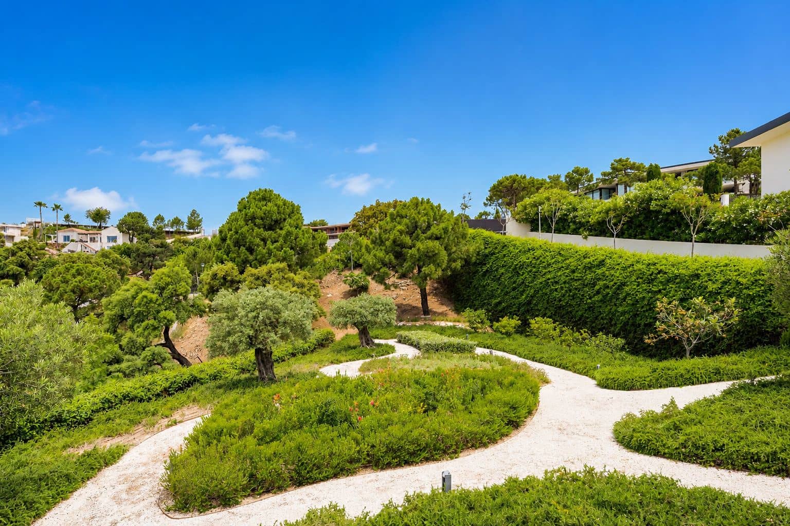 5 bedroom Villa for sale in Benahavis with pool garage - € 4,150,000 (Ref: 9849637)