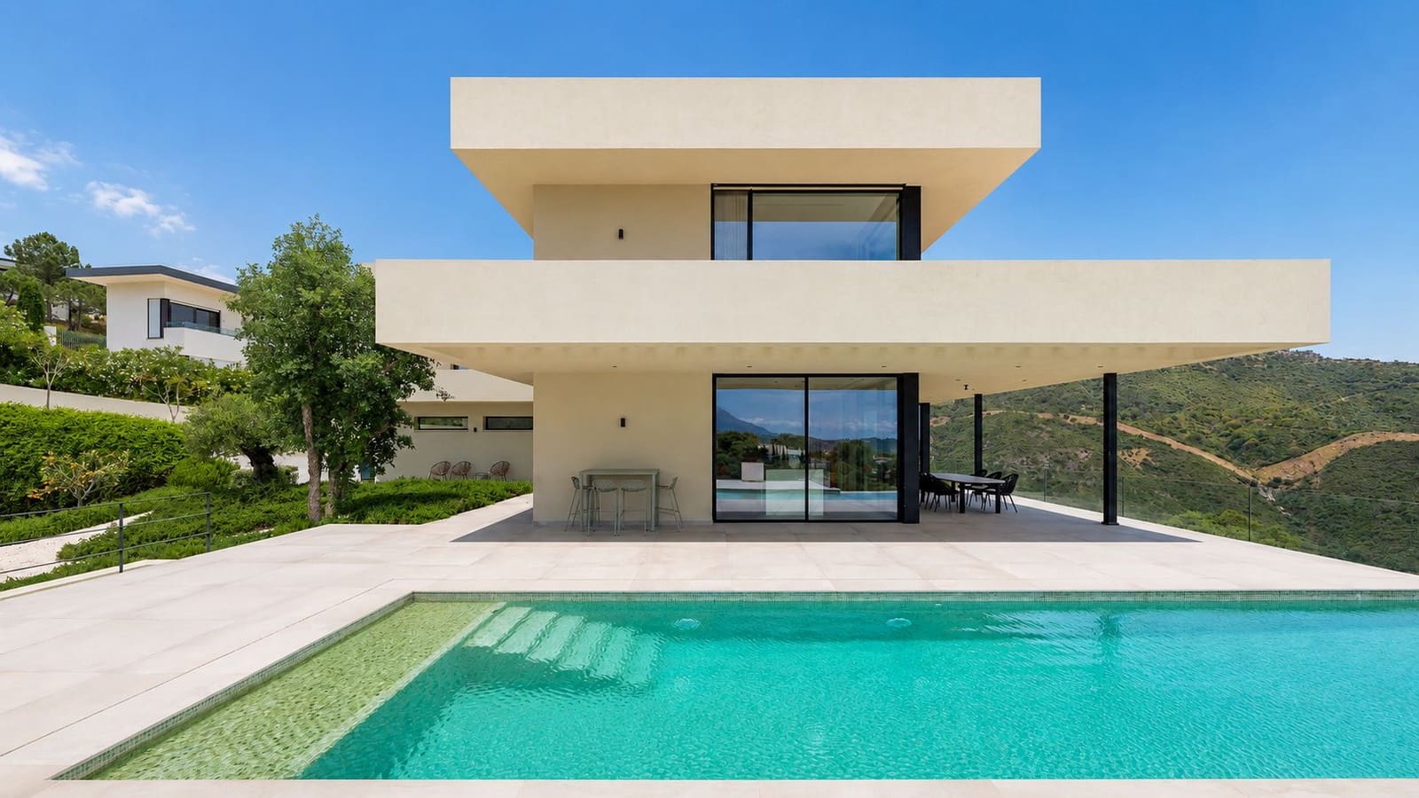 5 bedroom Villa for sale in Benahavis with pool garage - € 4,150,000 (Ref: 9849637)