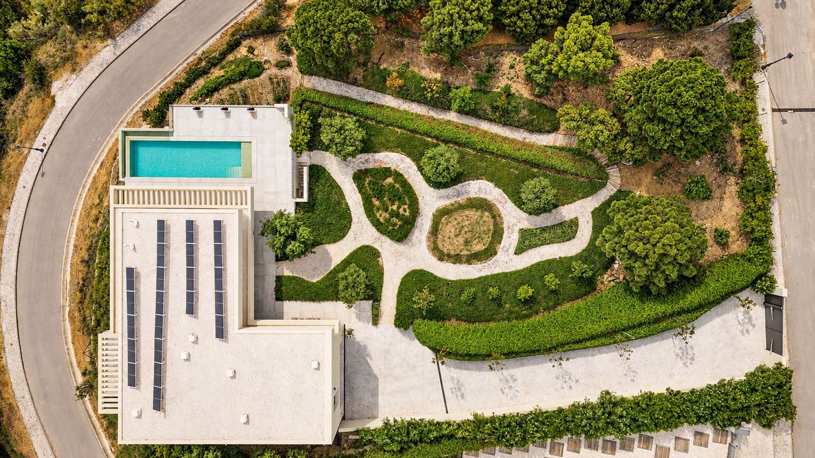 5 bedroom Villa for sale in Benahavis with pool garage - € 4,150,000 (Ref: 9849637)