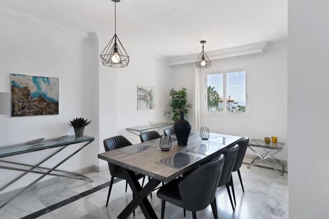 3 slaapkamer Penthouse te koop in Marbella met zwembad - € 649.000 (Ref: 9851956)