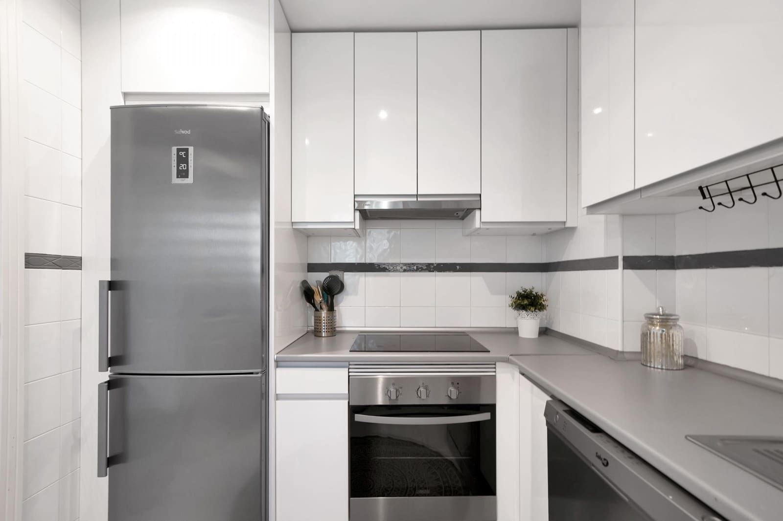 3 bedroom Penthouse for sale in Marbella with pool - € 649,000 (Ref: 9851956)