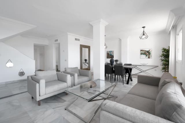 3 slaapkamer Penthouse te koop in Marbella met zwembad - € 649.000 (Ref: 9851956)