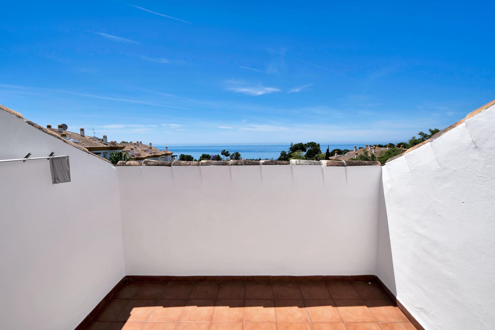 3 bedroom Penthouse for sale in Marbella with pool - € 649,000 (Ref: 9851956)
