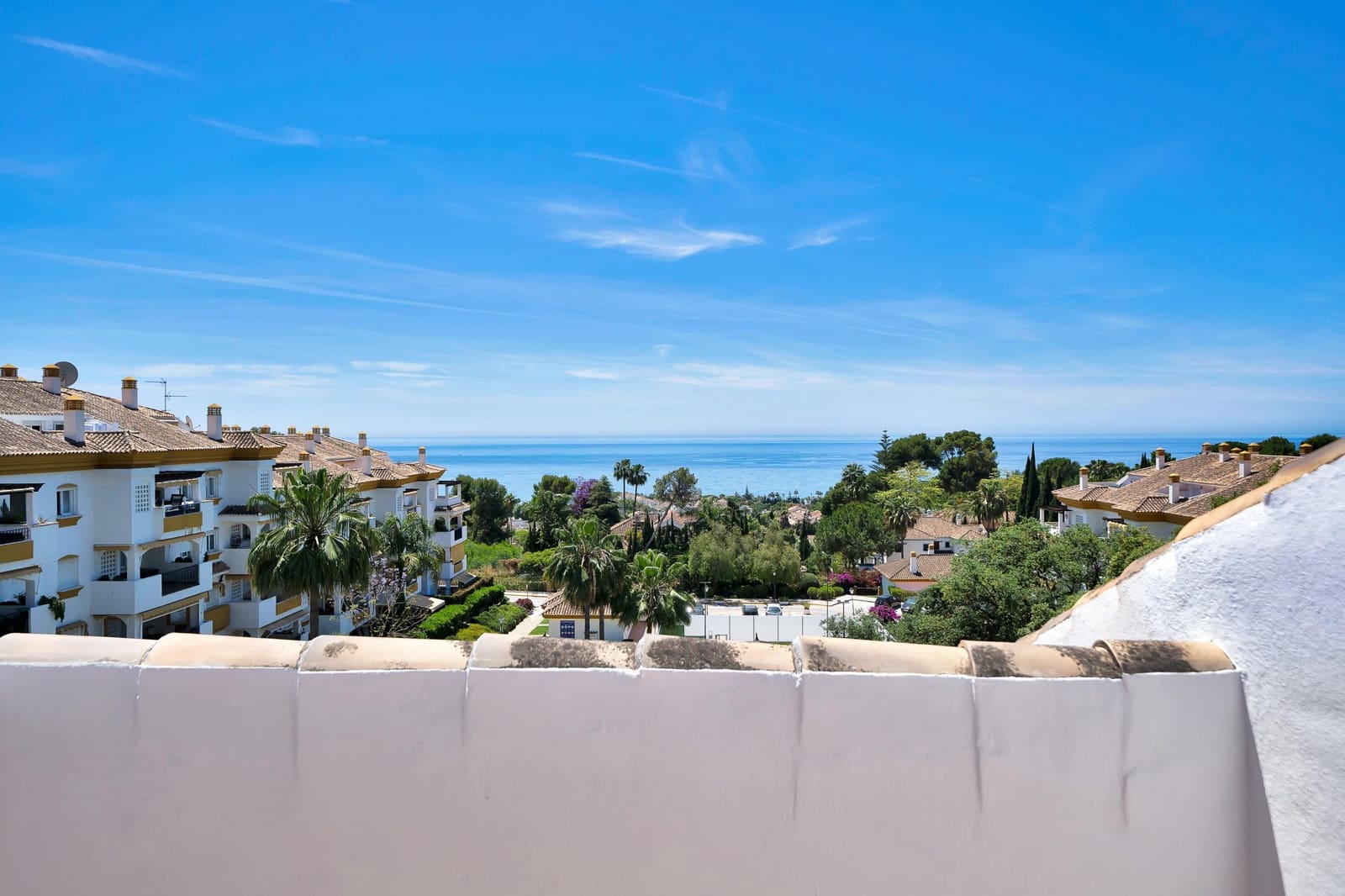 3 bedroom Penthouse for sale in Marbella with pool - € 649,000 (Ref: 9851956)
