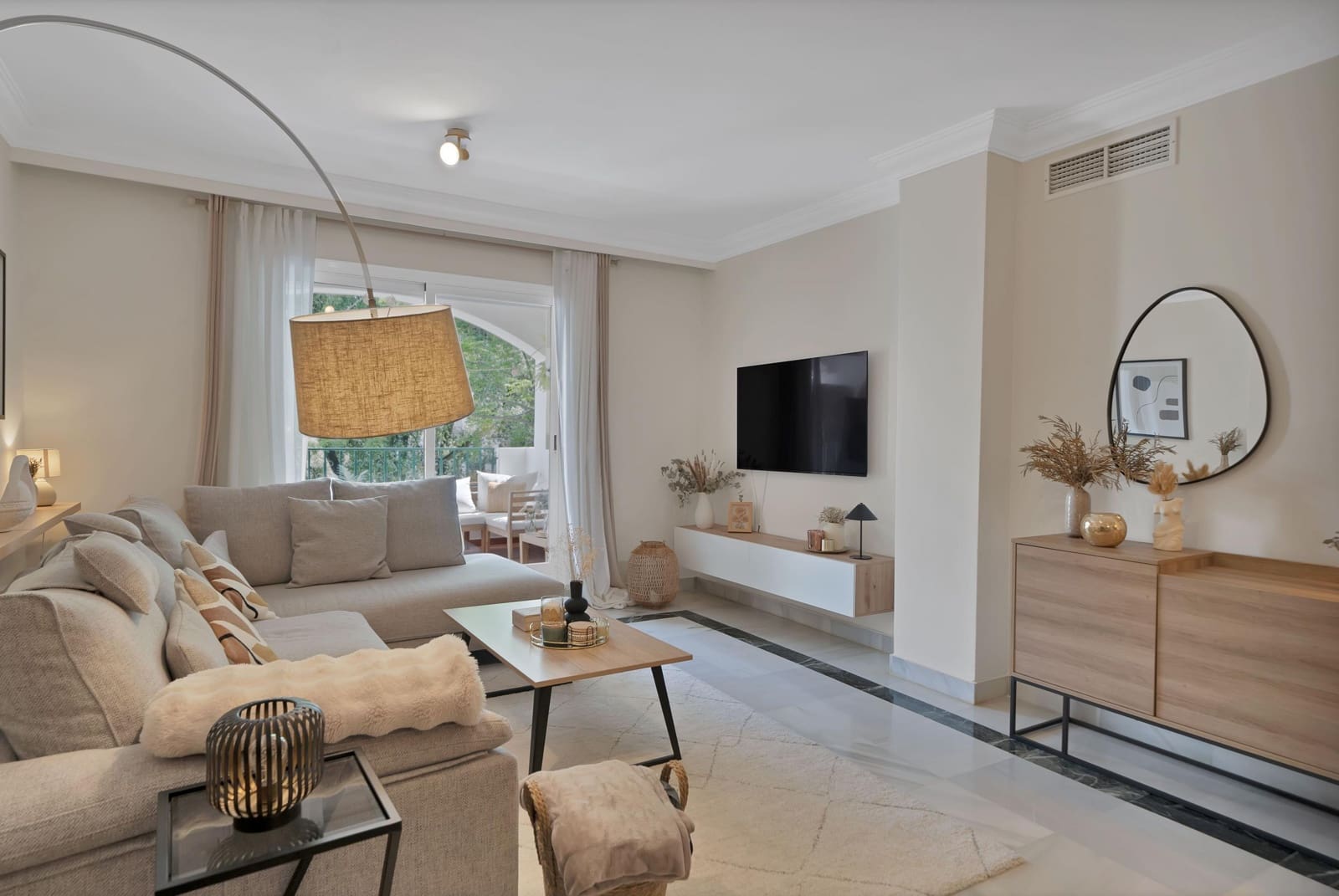2 bedroom Apartment for sale in Marbella with pool garage - € 519,000 (Ref: 9855686)