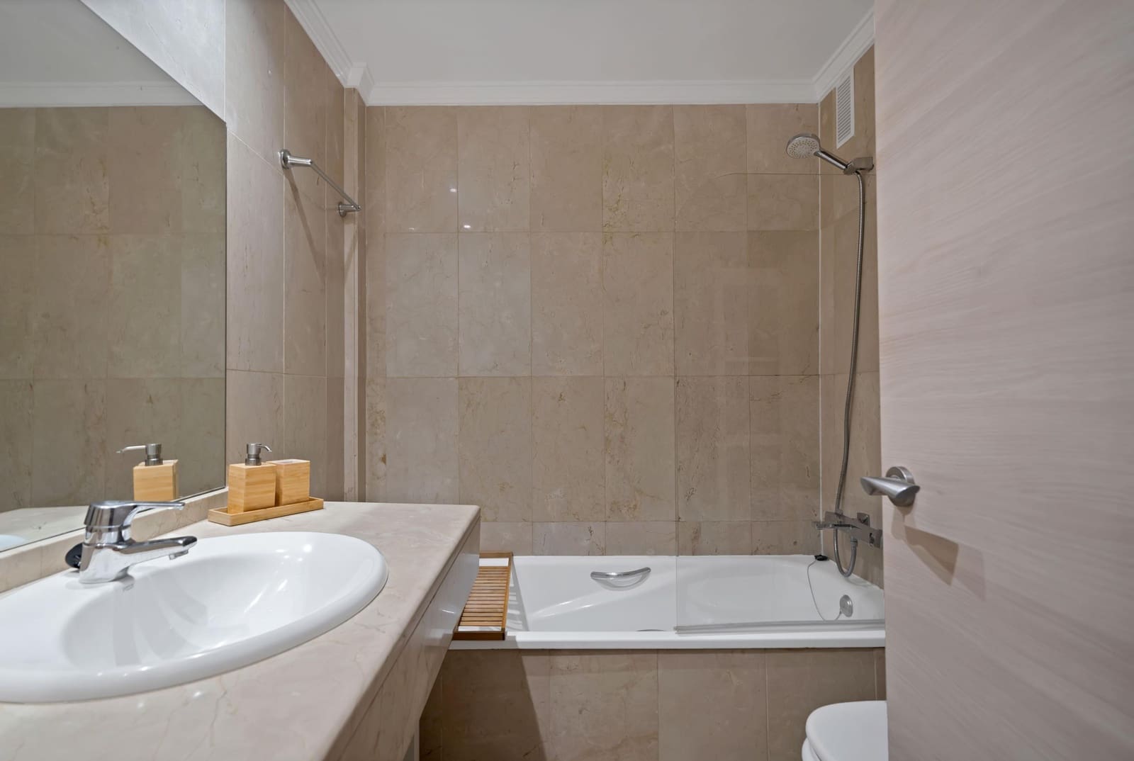 2 bedroom Apartment for sale in Marbella with pool garage - € 519,000 (Ref: 9855686)