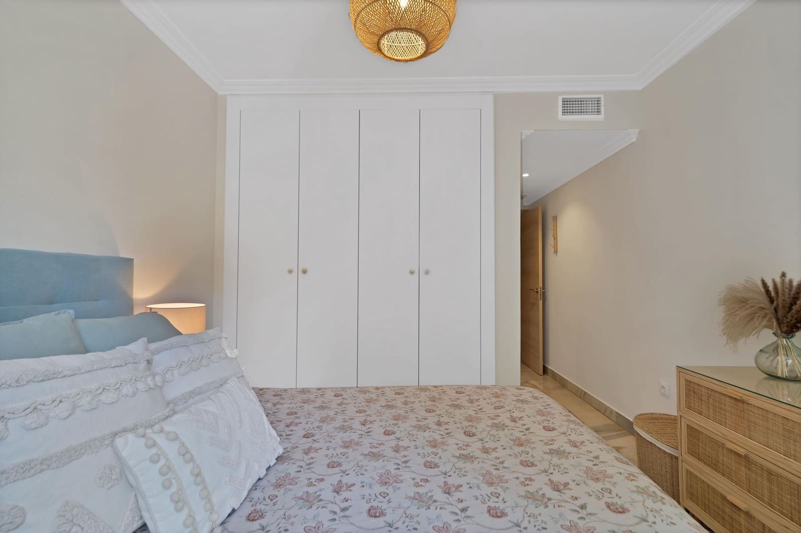 2 bedroom Apartment for sale in Marbella with pool garage - € 519,000 (Ref: 9855686)