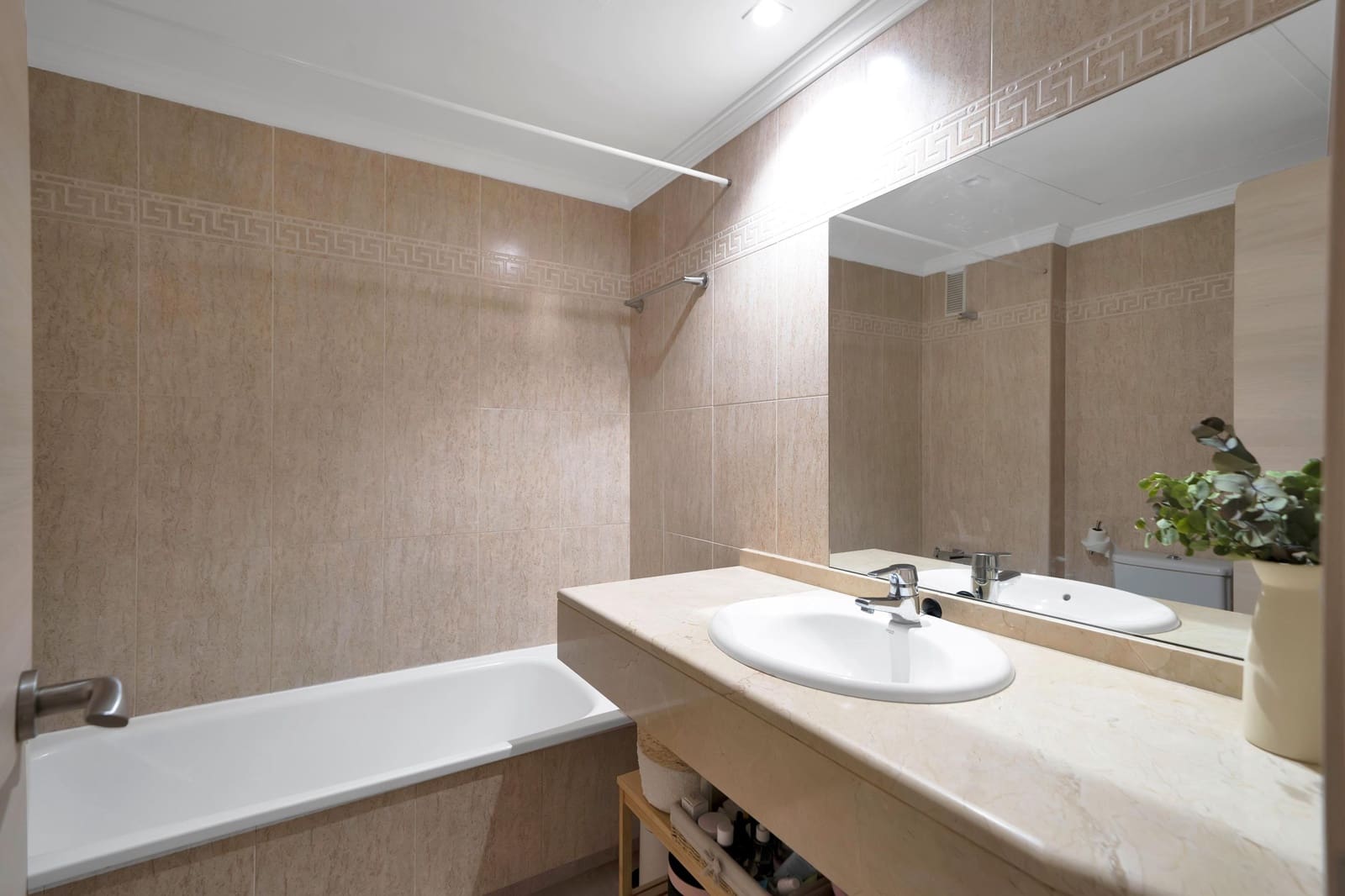 2 bedroom Apartment for sale in Marbella with pool garage - € 519,000 (Ref: 9855686)