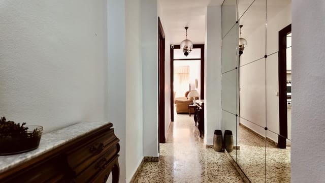 4 makuuhuone Huoneisto myytävänä paikassa Málaga kaupunki - 460 000 € (Ref: 9862050)