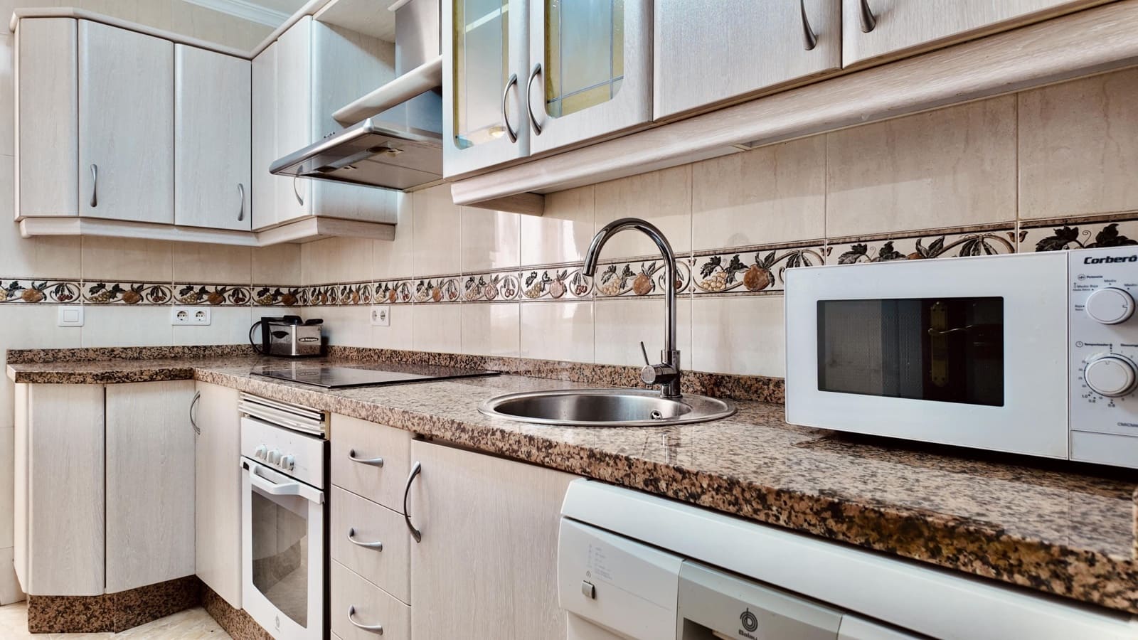 4 makuuhuone Huoneisto myytävänä paikassa Malaga kaupunki - 460 000 € (Ref: 9862050)