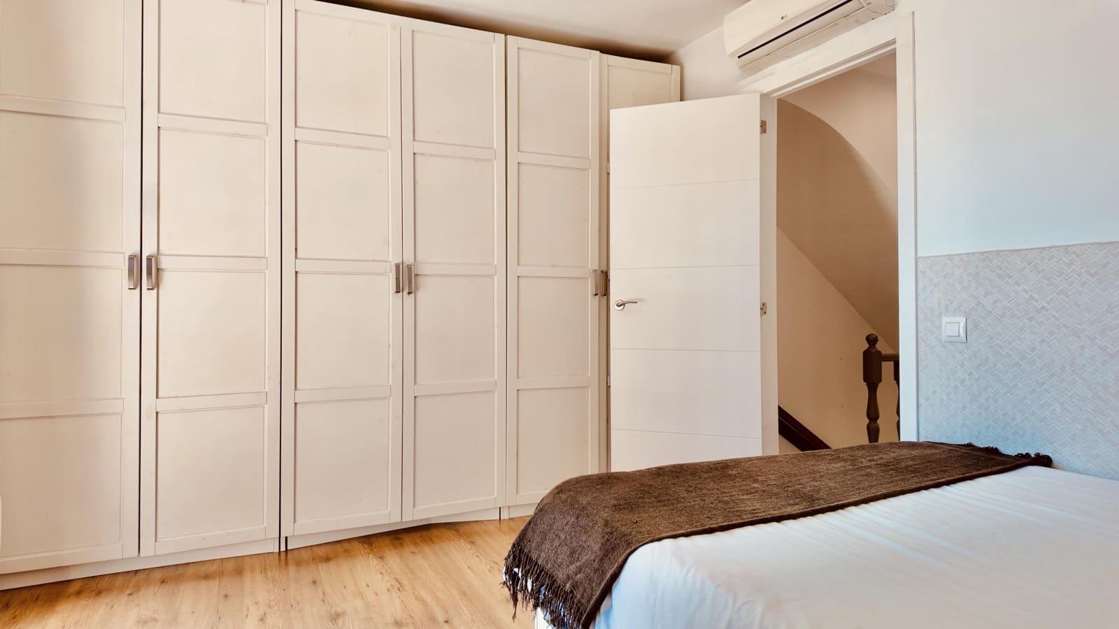 3 makuuhuone Rivitalo myytävänä paikassa Elviria mukana uima-altaan - 469 000 € (Ref: 9862051)