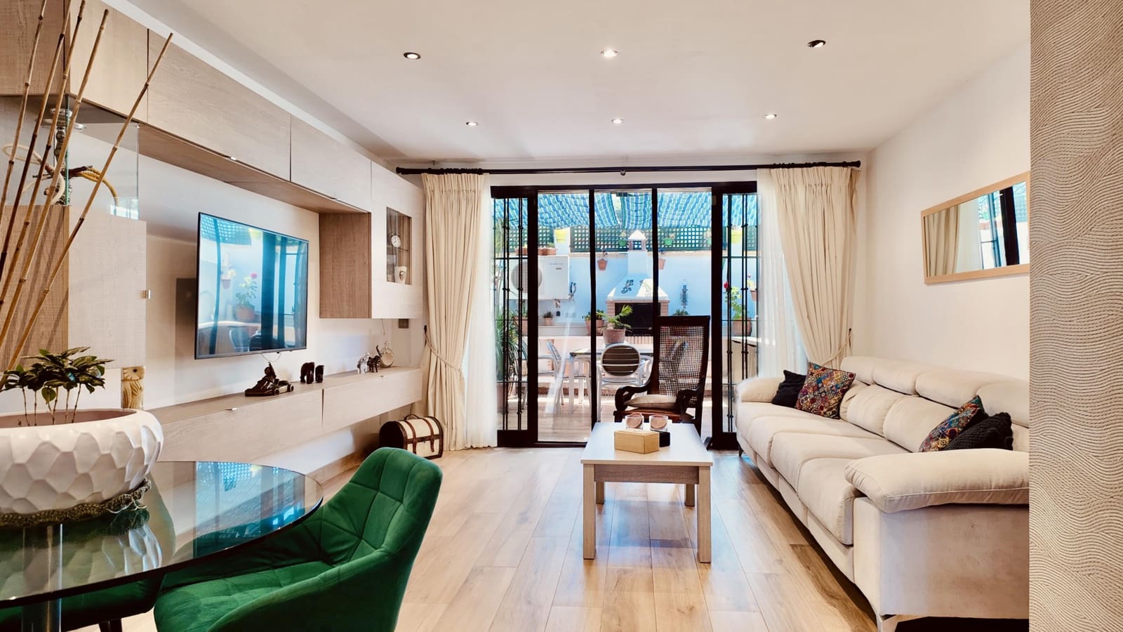 3 makuuhuone Rivitalo myytävänä paikassa Elviria mukana uima-altaan - 469 000 € (Ref: 9862051)