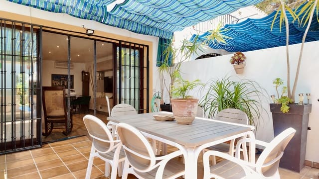 3 slaapkamer Rijtjeshuis te koop in Elviria, Marbella met zwembad - € 469.000 (Ref: 9862051)