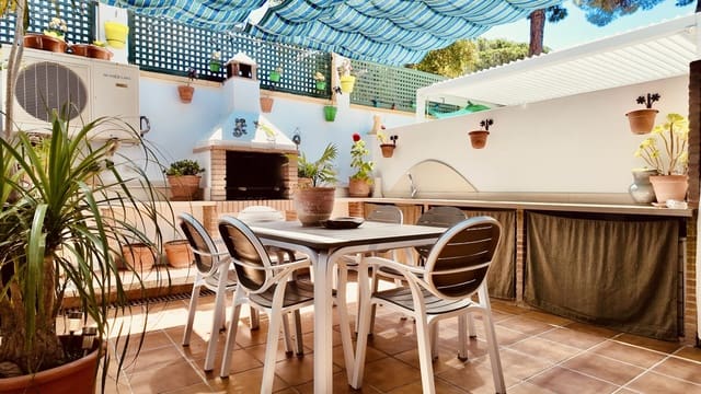 3 slaapkamer Rijtjeshuis te koop in Elviria, Marbella met zwembad - € 469.000 (Ref: 9862051)