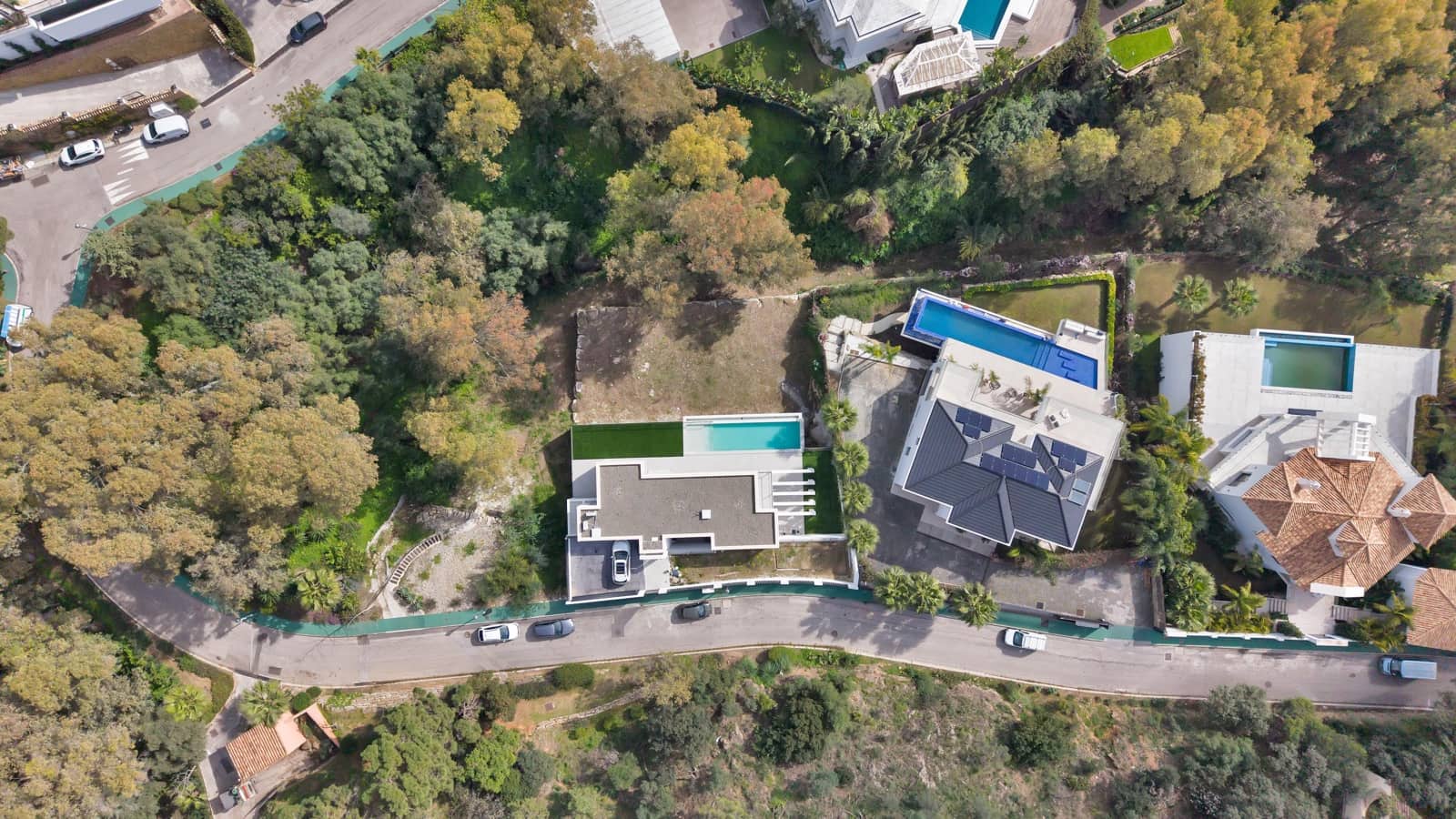 4 bedroom Villa for rent in Benahavis with pool garage - € 9,800 (Ref: 9867276)