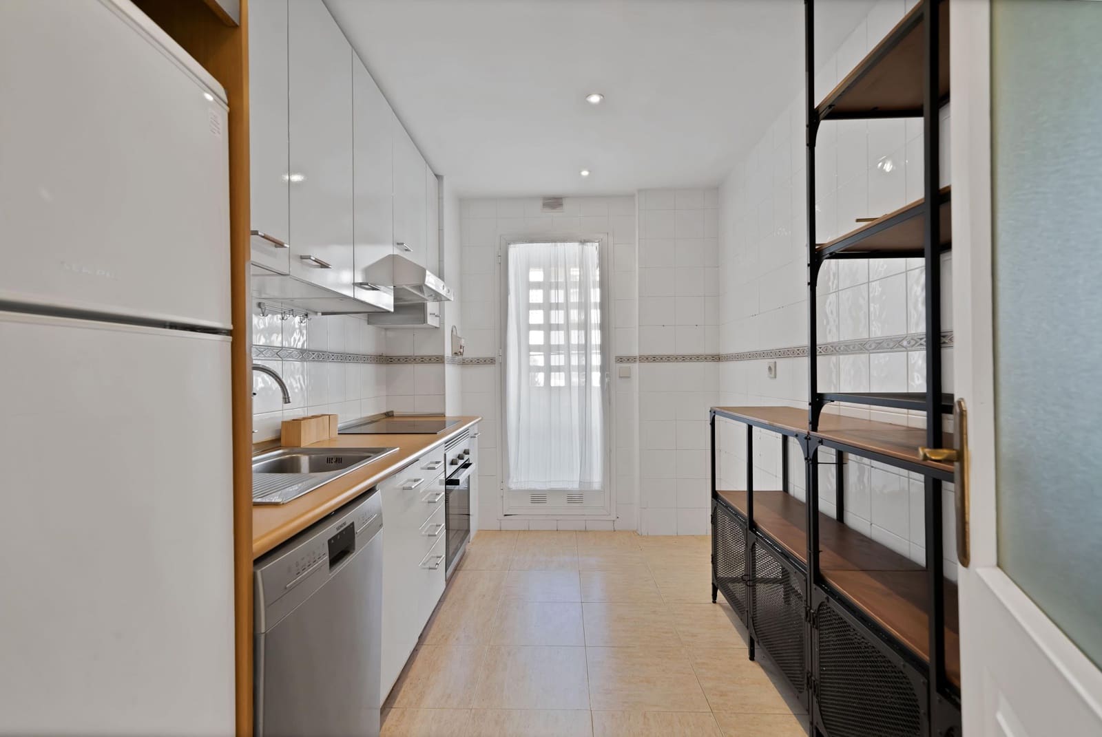 3 bedroom Apartment for sale in Marbella with pool garage - € 519,500 (Ref: 9867277)