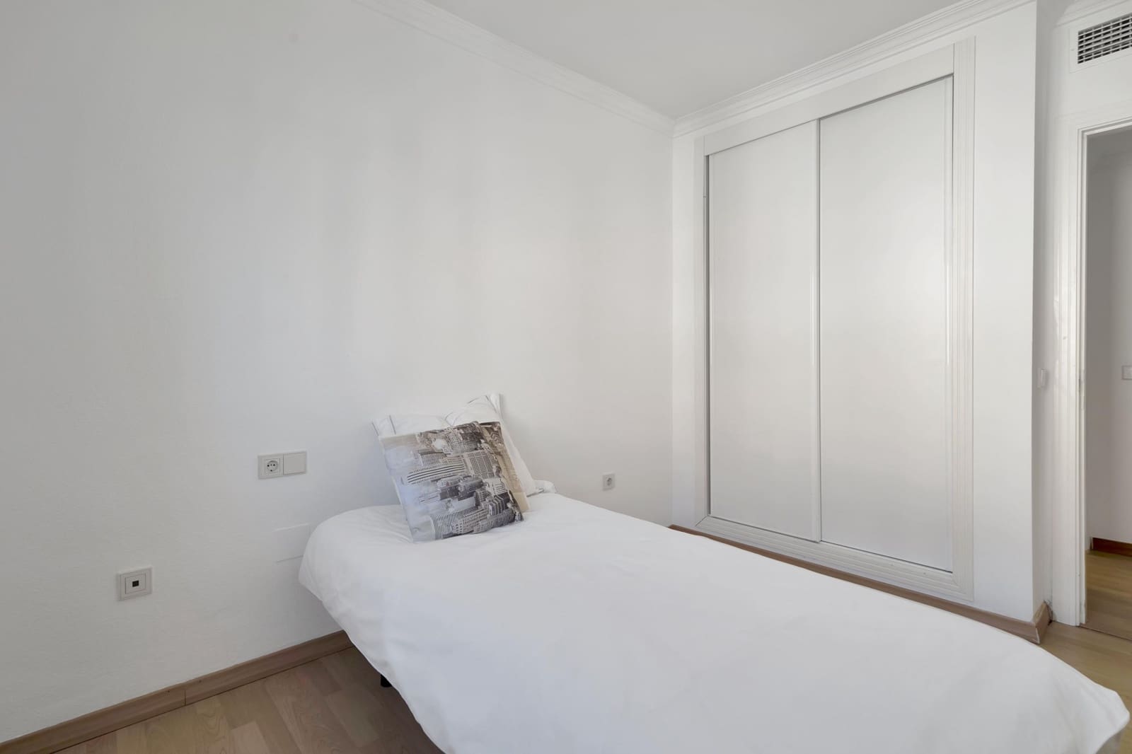 3 bedroom Apartment for sale in Marbella with pool garage - € 519,500 (Ref: 9867277)