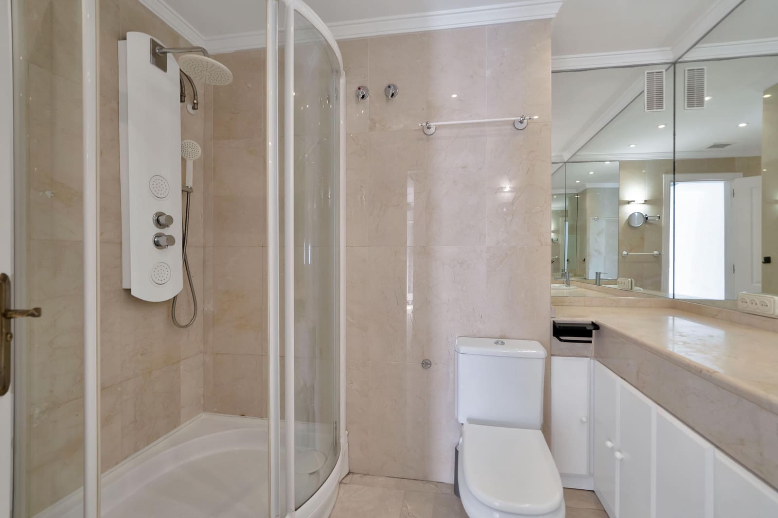 3 bedroom Apartment for sale in Marbella with pool garage - € 519,500 (Ref: 9867277)