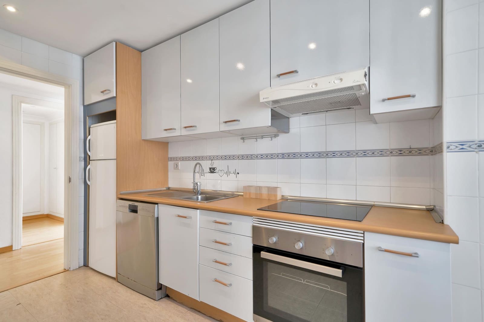 3 bedroom Apartment for sale in Marbella with pool garage - € 519,500 (Ref: 9867277)