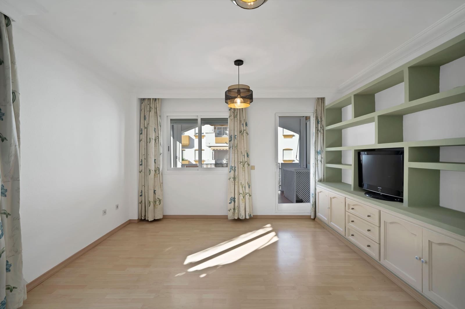 3 bedroom Apartment for sale in Marbella with pool garage - € 519,500 (Ref: 9867277)
