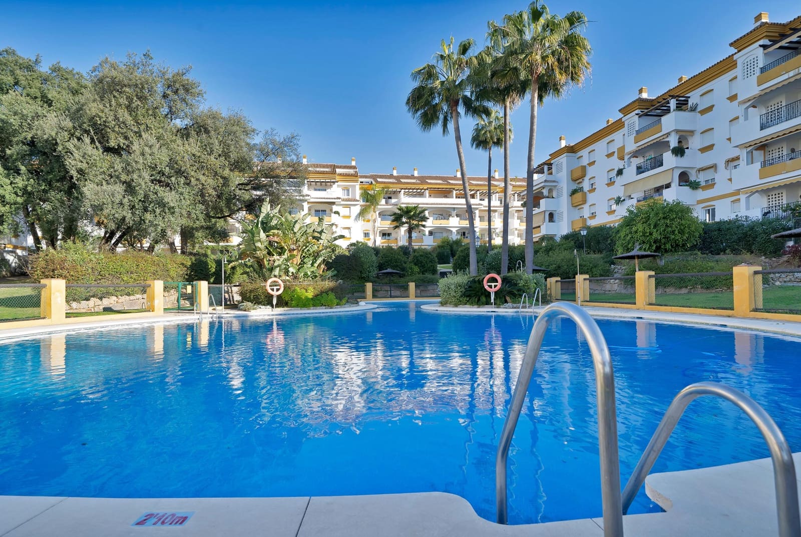 3 bedroom Apartment for sale in Marbella with pool garage - € 519,500 (Ref: 9867277)
