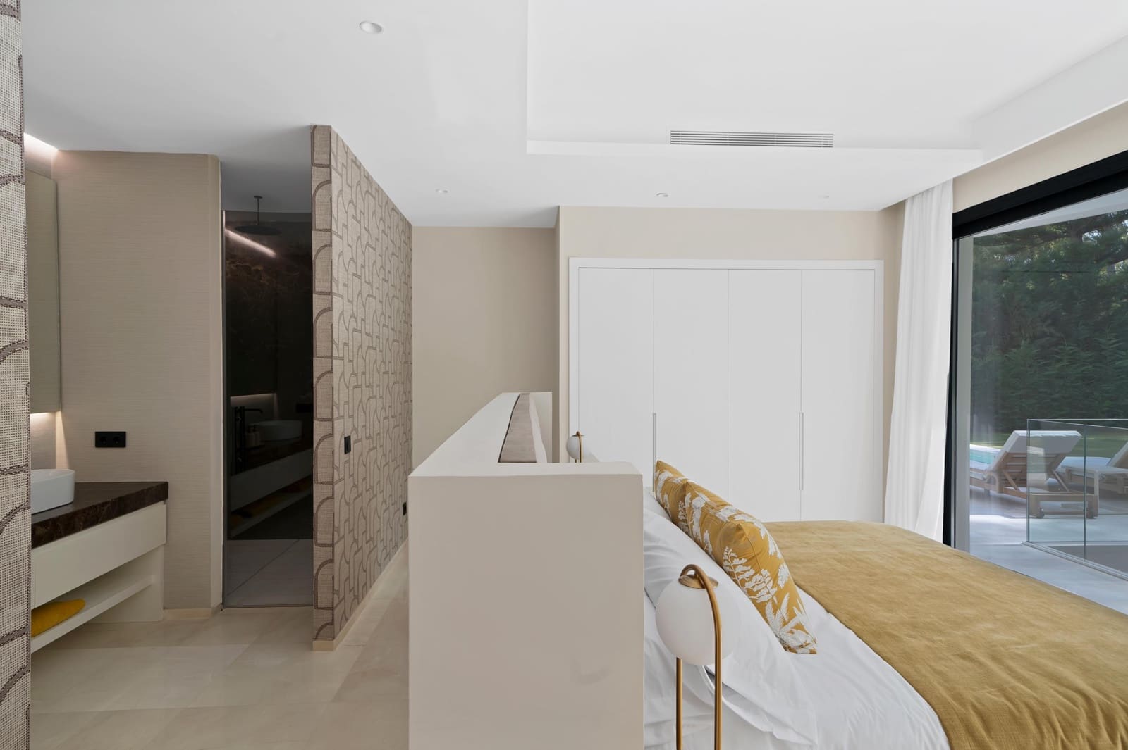 5 sypialnia Willa do wynajęcia w Nueva Andalucia z basenem garażem - 30 000 € (Ref: 9868826)