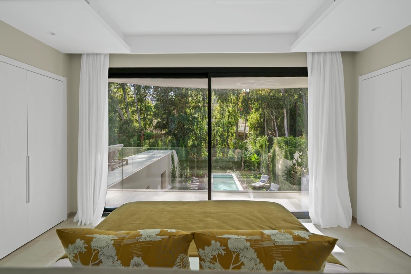 5 sypialnia Willa do wynajęcia w Nueva Andalucia z basenem garażem - 30 000 € (Ref: 9868826)
