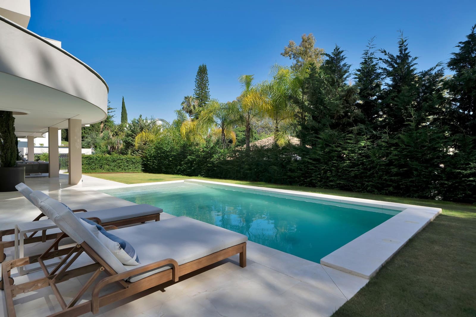5 sypialnia Willa do wynajęcia w Nueva Andalucia z basenem garażem - 30 000 € (Ref: 9868826)