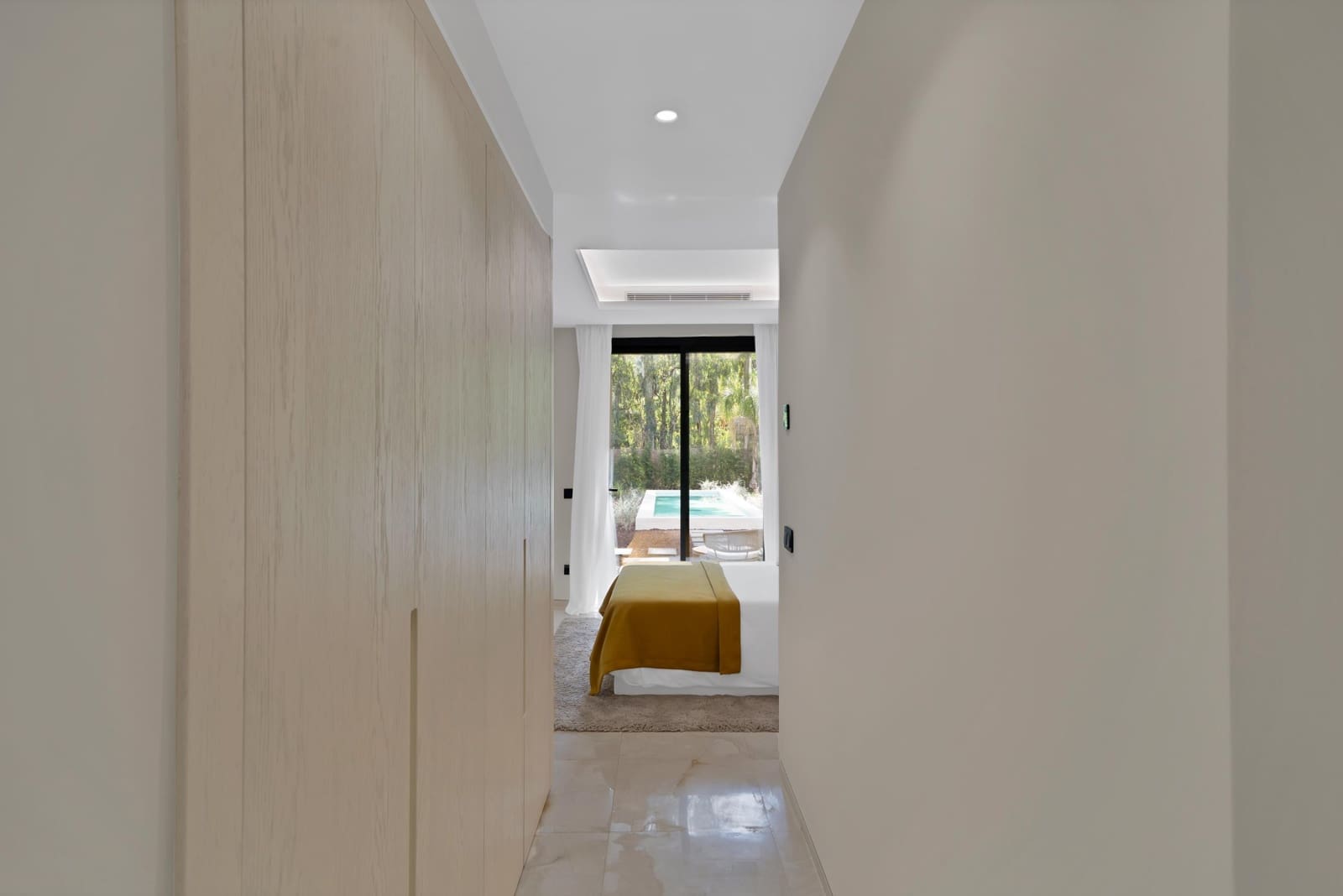5 sypialnia Willa do wynajęcia w Nueva Andalucia z basenem garażem - 30 000 € (Ref: 9868826)