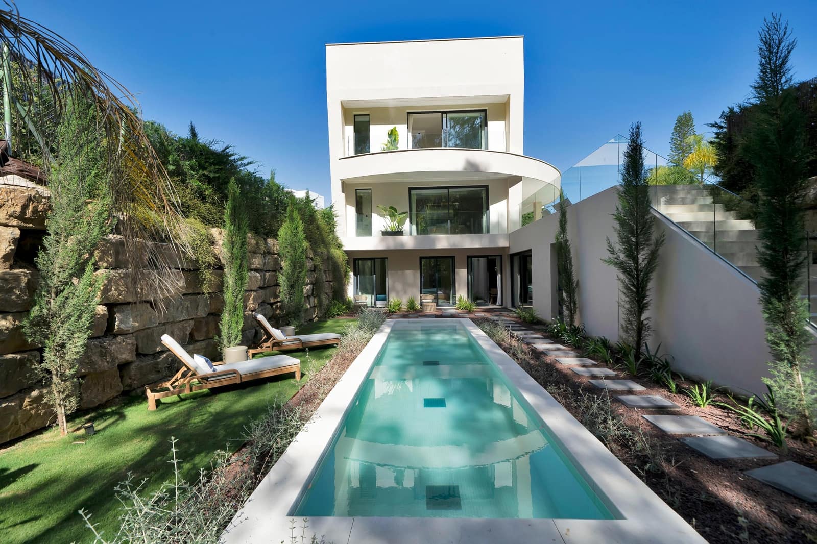 5 sypialnia Willa do wynajęcia w Nueva Andalucia z basenem garażem - 30 000 € (Ref: 9868826)