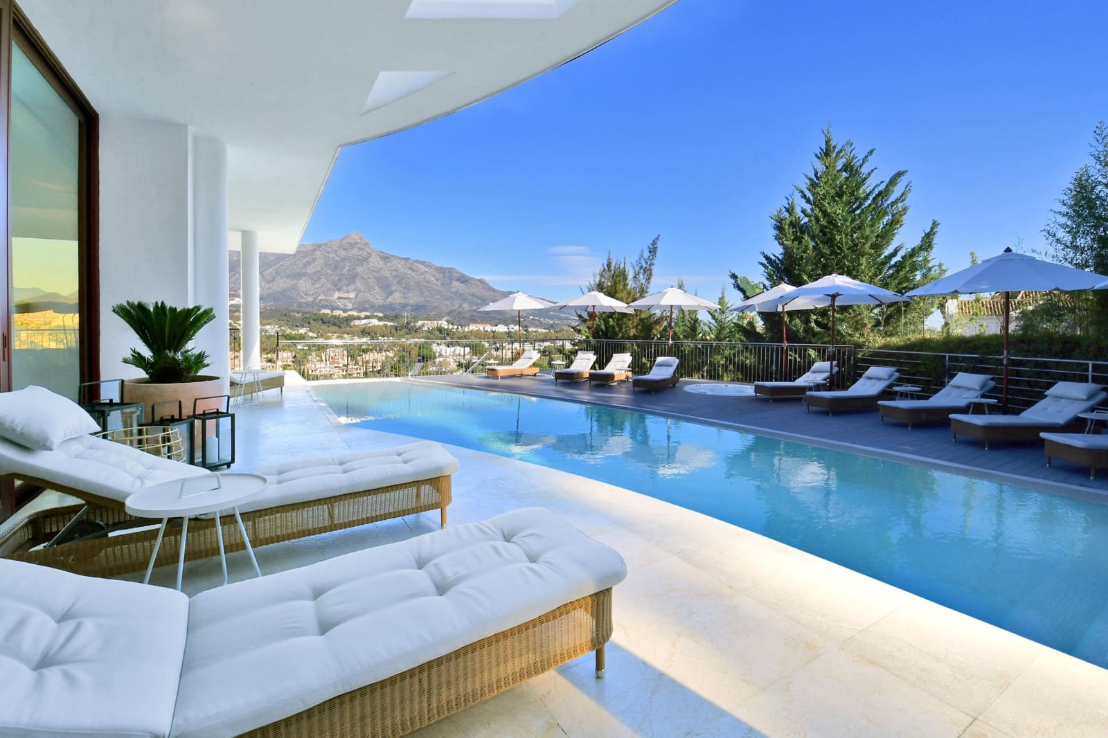 7 bedroom Villa for sale in Marbella with pool garage - € 4,400,000 (Ref: 9868829)