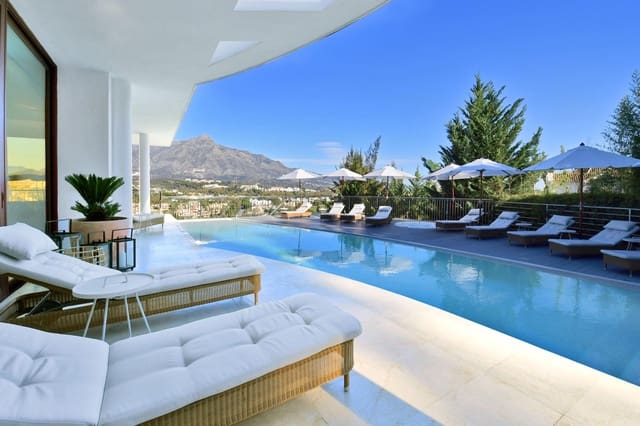 7 bedroom Villa for sale in Marbella with pool garage - € 4,400,000 (Ref: 9868829)