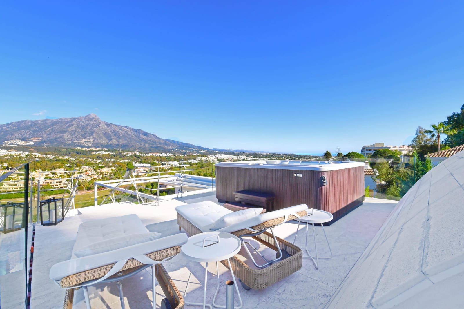 7 bedroom Villa for sale in Marbella with pool garage - € 4,400,000 (Ref: 9868829)