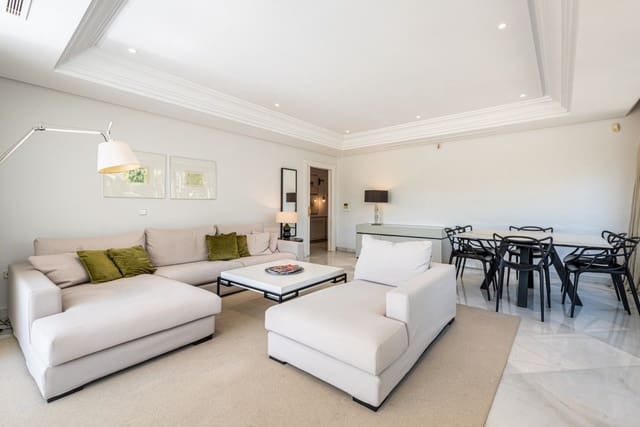2 sypialnia Apartament na sprzedaż w Marbella z basenem - 1 260 000 € (Ref: 9868830)
