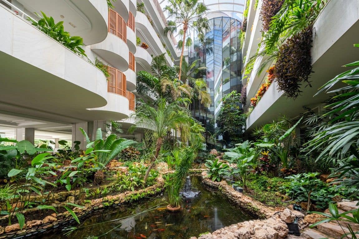 Apartamento de 2 habitaciones en Marbella en venta con piscina - 1.260.000 € (Ref: 9868830)