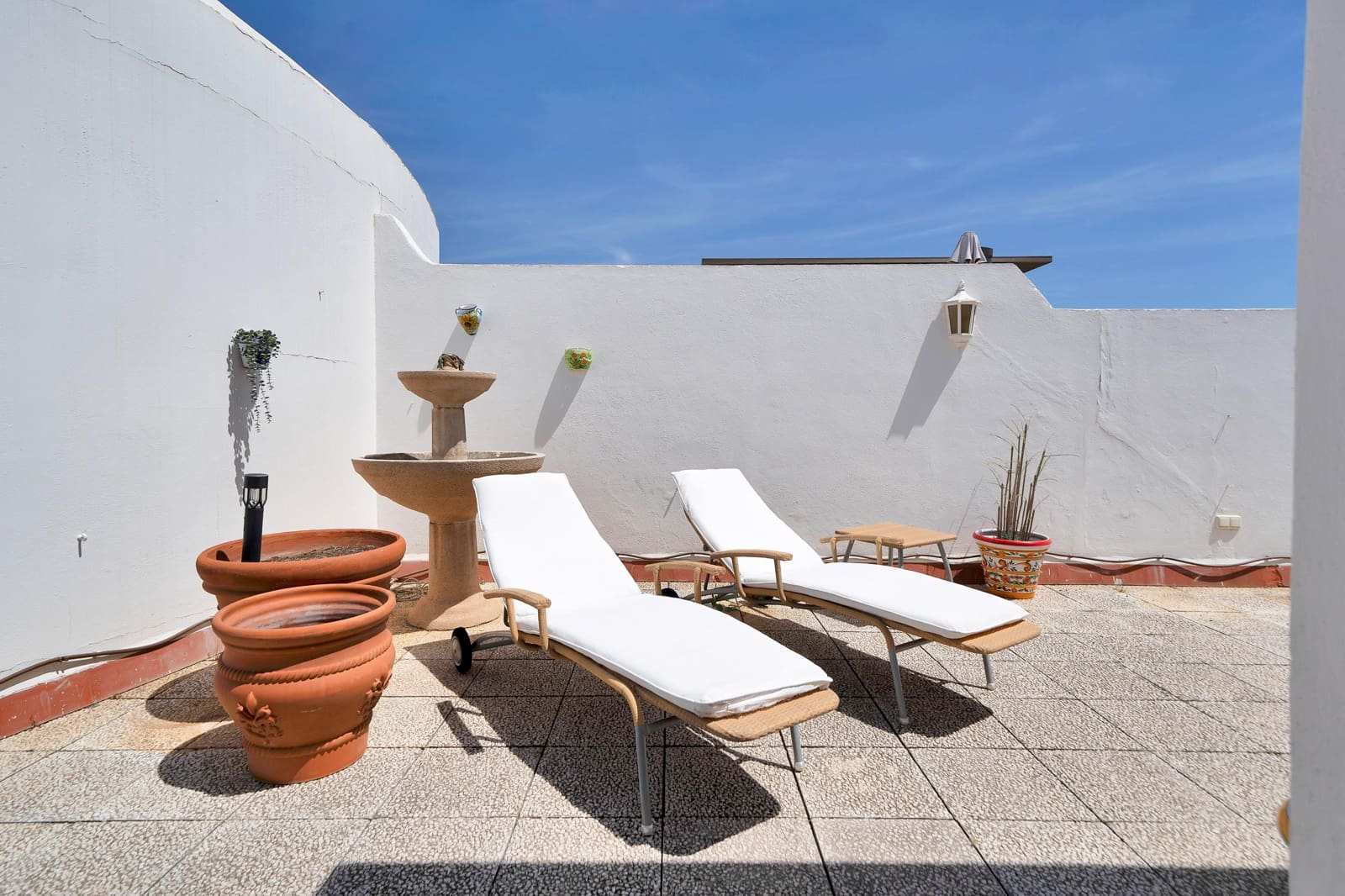 2 bedroom Penthouse for rent in Rio Real with pool - € 2,000 (Ref: 9873707)