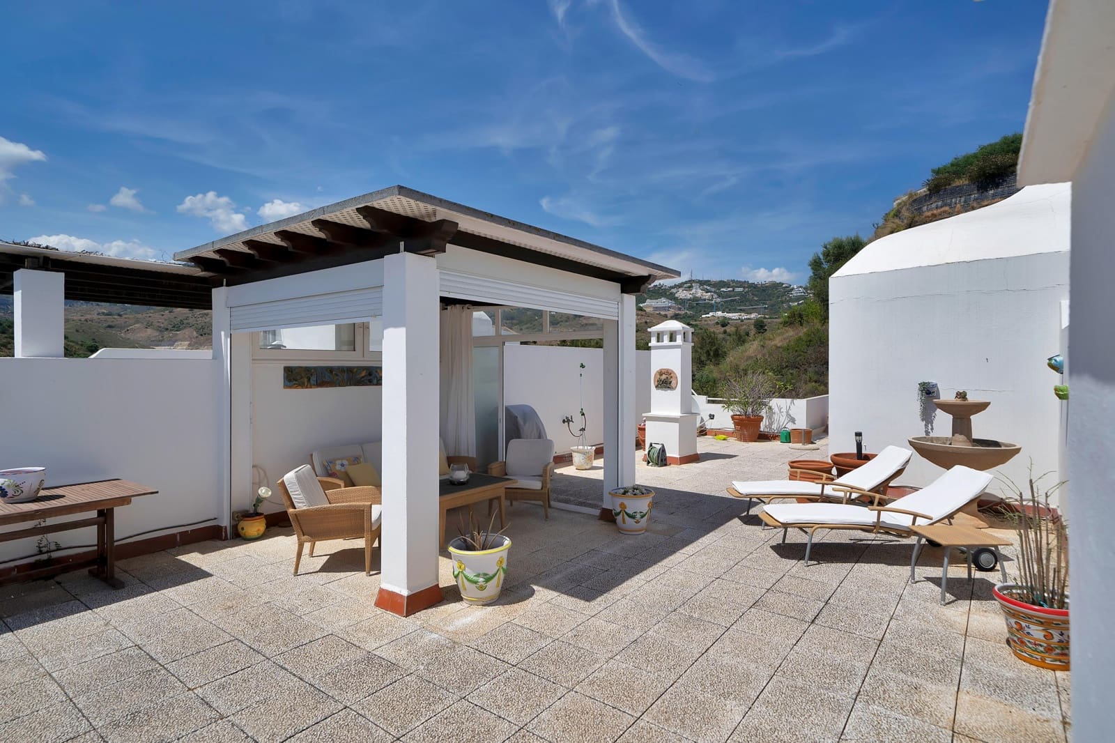 Ático de 2 habitaciones en Río Real en alquiler con piscina garaje - 2.000 € (Ref: 9873707)