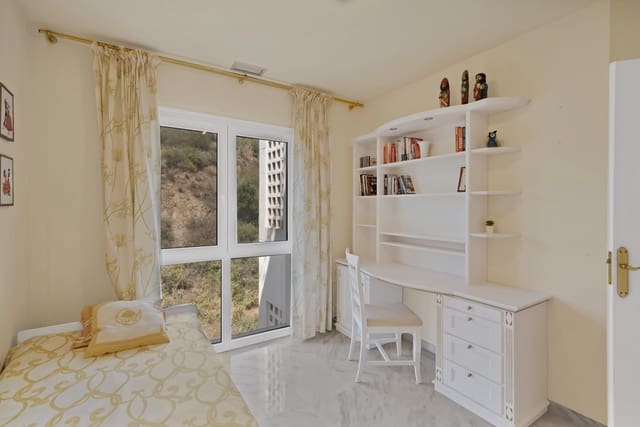 2 bedroom Penthouse for rent in Río Real, Marbella with pool garage - € 2,000 (Ref: 9873707)
