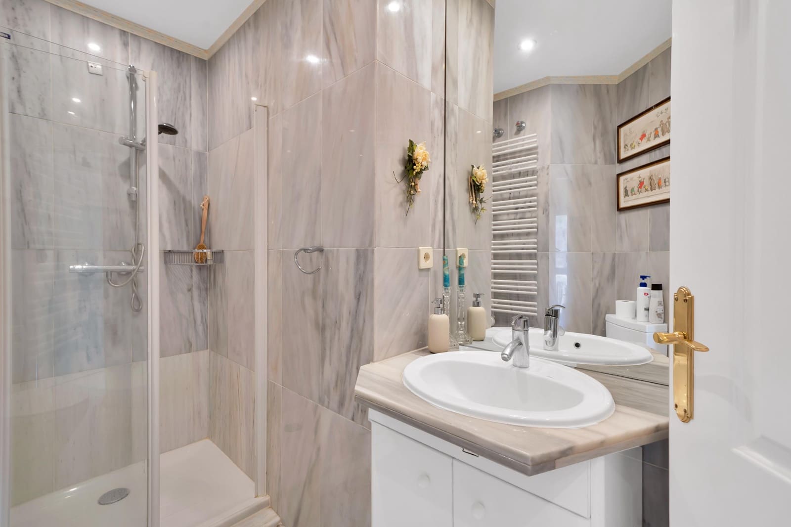 Ático de 2 habitaciones en Río Real en alquiler con piscina garaje - 2.000 € (Ref: 9873707)
