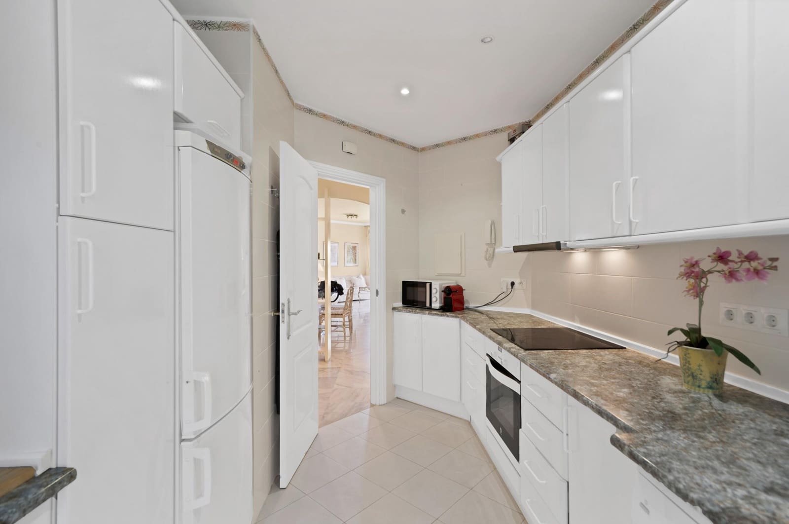 Ático de 2 habitaciones en Río Real en alquiler con piscina garaje - 2.000 € (Ref: 9873707)