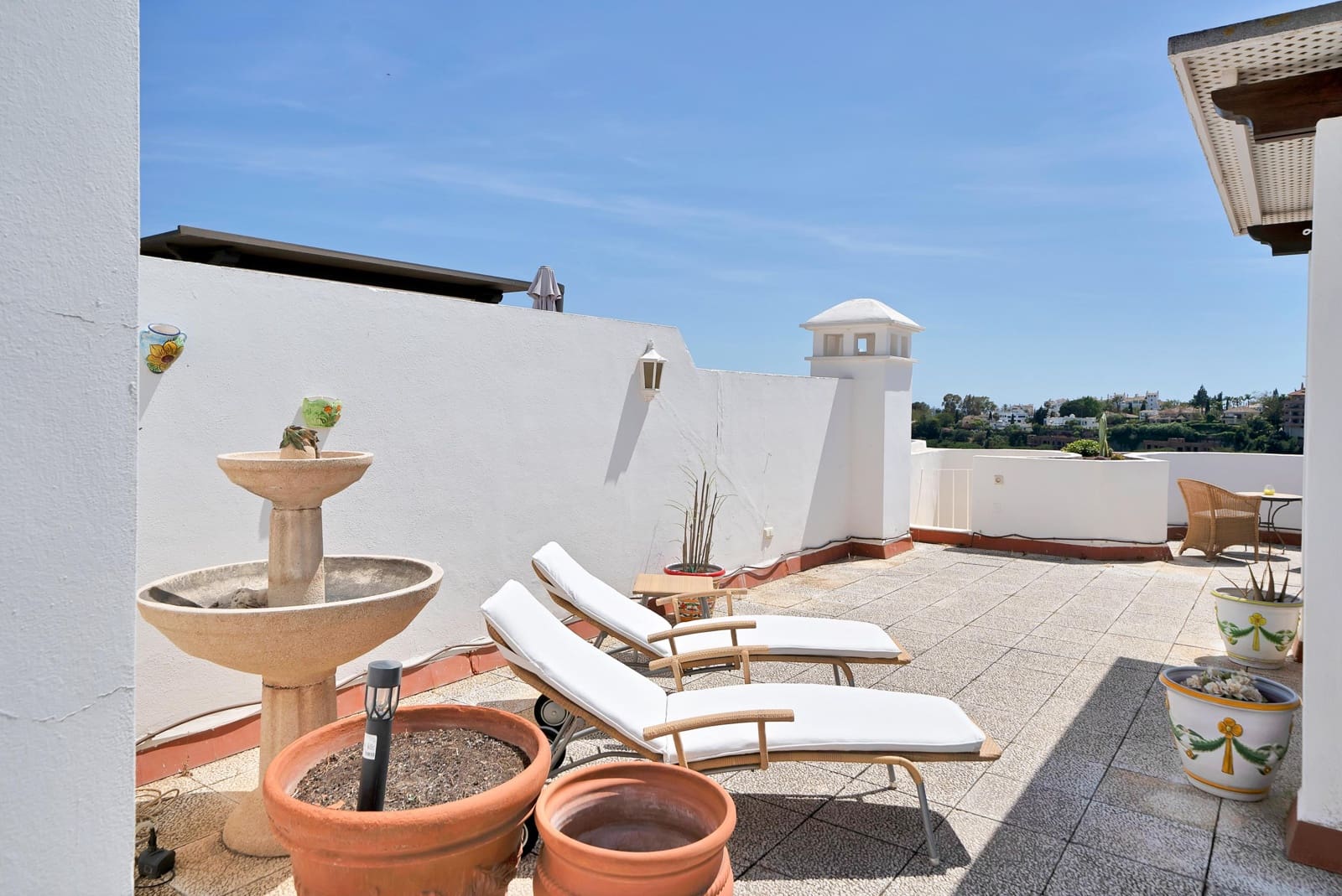 Ático de 2 habitaciones en Río Real en alquiler con piscina garaje - 2.000 € (Ref: 9873707)