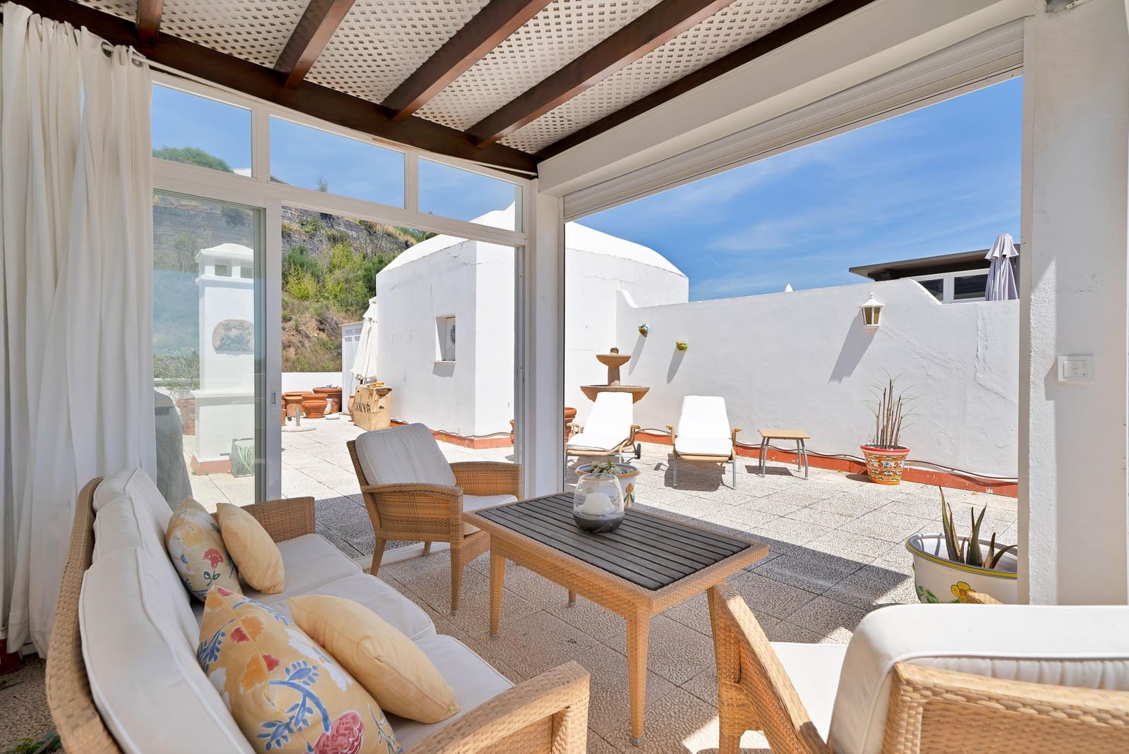 Ático de 2 habitaciones en Río Real en alquiler con piscina garaje - 2.000 € (Ref: 9873707)