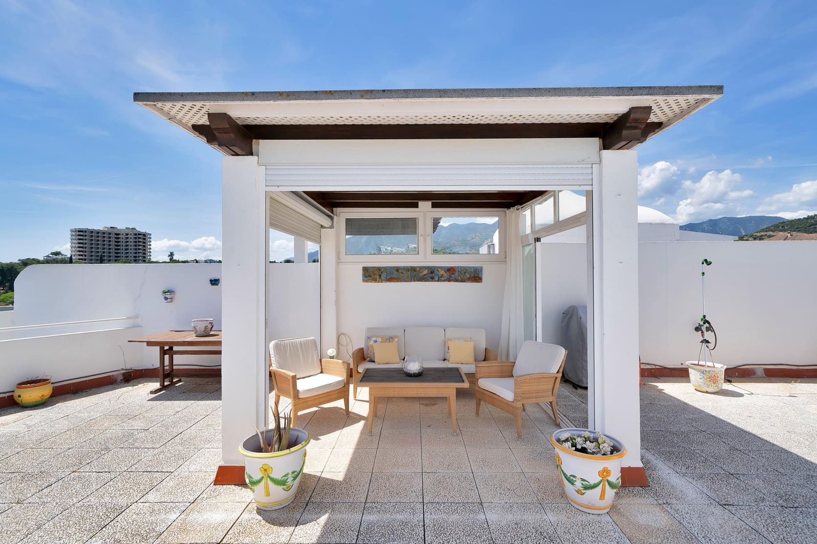 Ático de 2 habitaciones en Río Real en alquiler con piscina garaje - 2.000 € (Ref: 9873707)