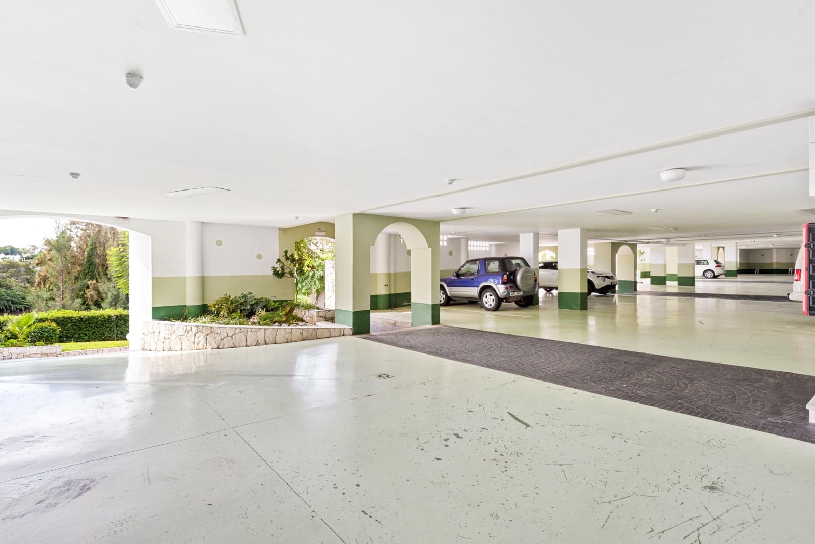Ático de 2 habitaciones en Río Real en alquiler con piscina garaje - 2.000 € (Ref: 9873707)
