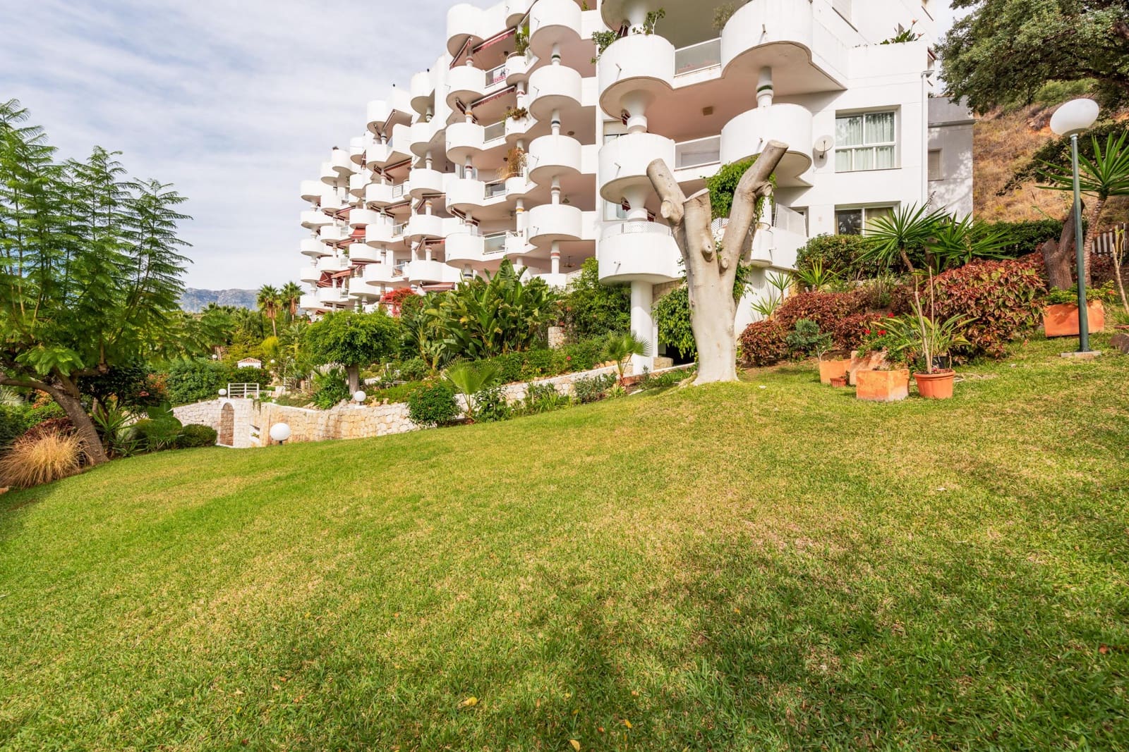Ático de 2 habitaciones en Río Real en alquiler con piscina garaje - 2.000 € (Ref: 9873707)
