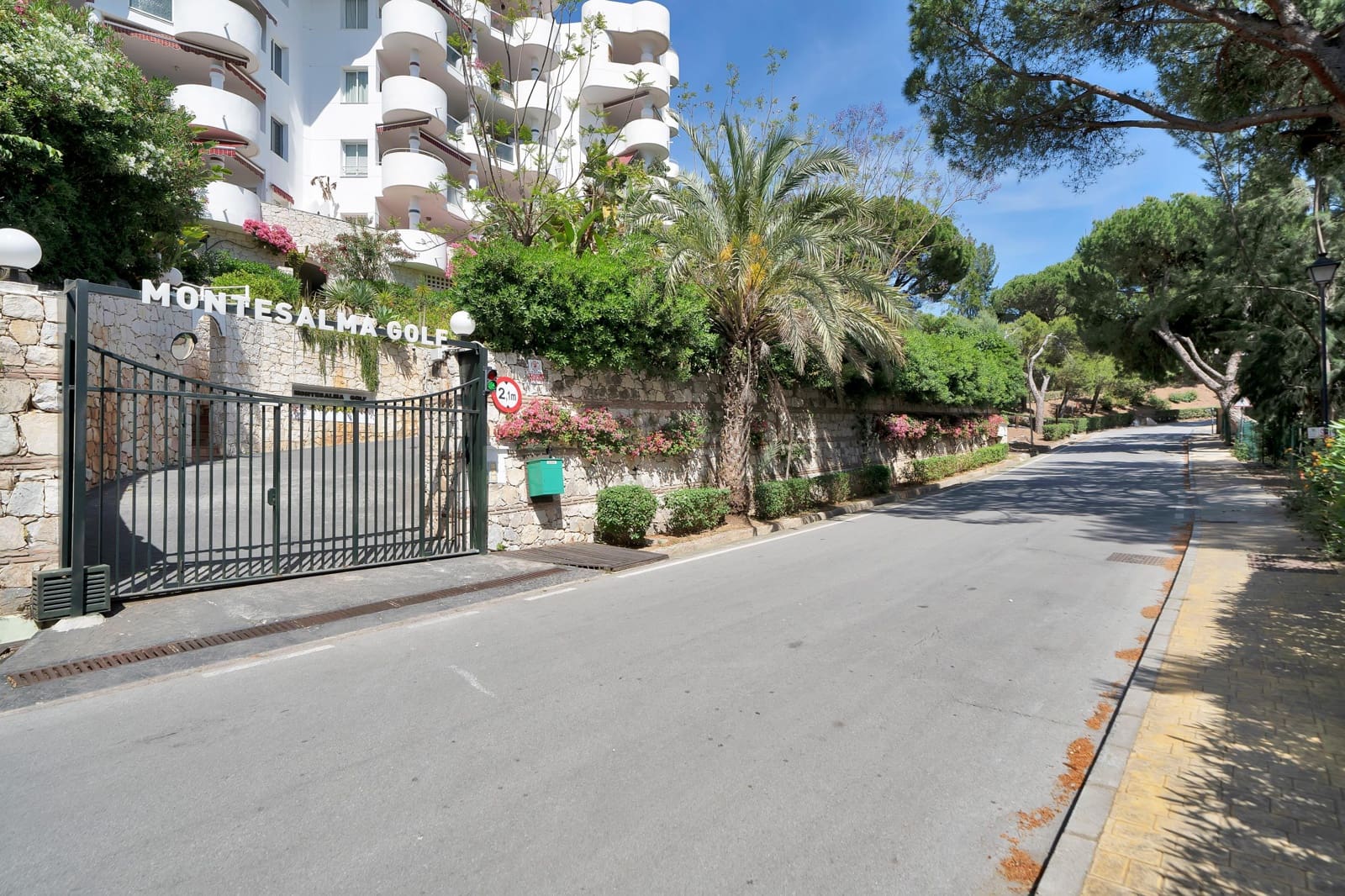 Ático de 2 habitaciones en Río Real en alquiler con piscina garaje - 2.000 € (Ref: 9873707)