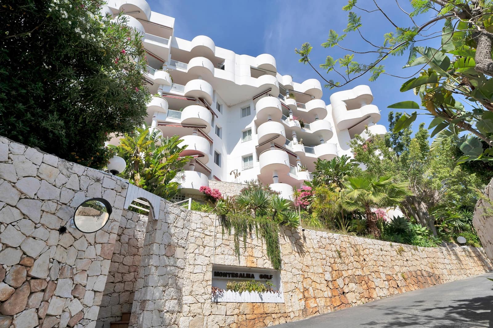 Ático de 2 habitaciones en Río Real en alquiler con piscina garaje - 2.000 € (Ref: 9873707)